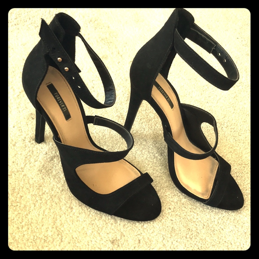 Sexy Black Heels! Forever 21